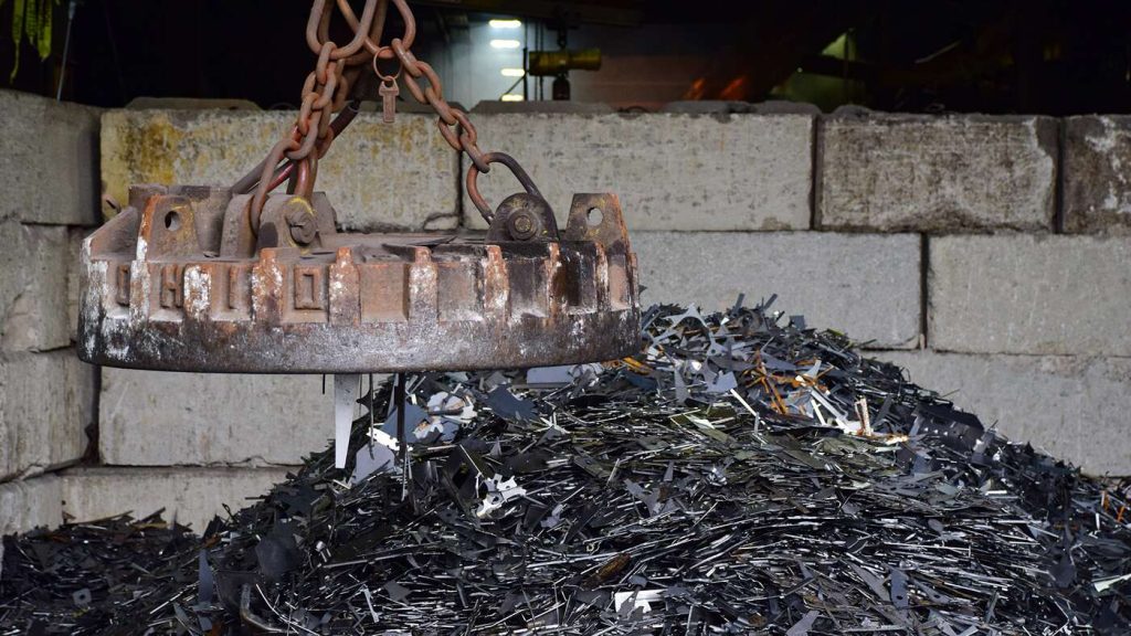 Melting: recycled metal scraps